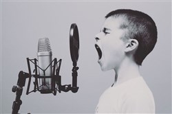 Affiche de Formation voix, diction, correction d'accent | par Céline Martineau