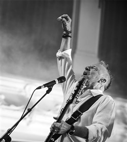 Affiche de Peter hook & the light