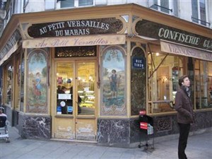 Affiche de Vitrines et enseignes anciennes dans le Marais