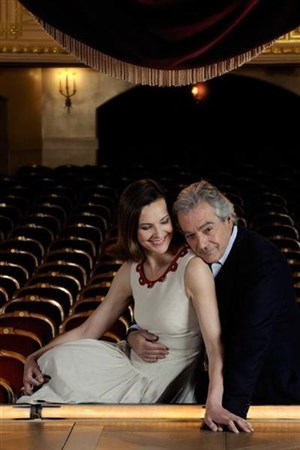 Affiche de Carole Bouquet et Pierre Arditi dans L'éloignement