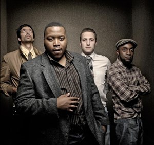Affiche de Tumi and the volume