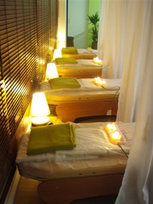 Affiche de Massage shiatsu sur lit aux pierres de jade chaude - 45 minutes | Parenthèse Bien-Etre