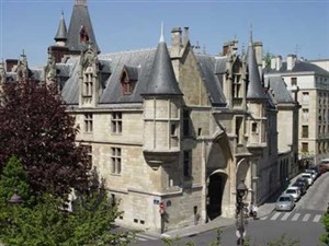 Affiche de Visite guidée : Le Marais entre cours, jardins et hôtels particuliers | par Murielle Rudeau