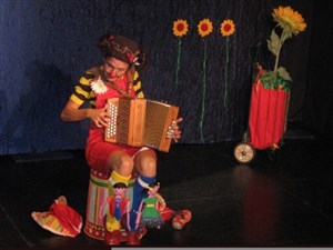 Affiche de Les acolytes de Marguerite - clown, musique, marionnettes