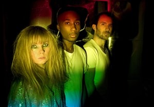 Affiche de We Have Band , Invasion