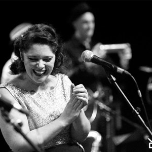 Affiche de Amhell and her Backdoor Men