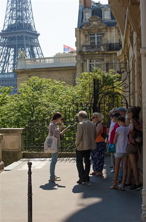 Affiche de Visite guidée : La Tour Eiffel fait son cinéma