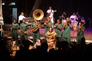 Affiche de Soiree Africolor Laura Prince + Gangbe Brass Band
