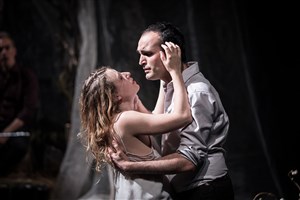 Affiche de Traviata Vous méritez un avenir meilleur