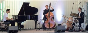 Affiche de Thomas Mayeras Trio présente "Minor's serenade"