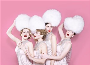 Affiche de Les Sea Girls, La Revue