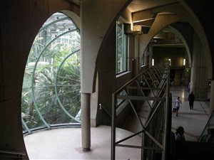 Affiche de Visite guidée : Sous terre, sous verre, passages Louvre-Palais Royal | par Marie-Anne Nicolas