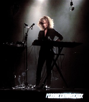 Affiche de Perrine en morceaux : Chanson électro