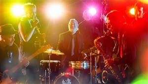 Affiche de Le grand pop : Le bal cosmopolite