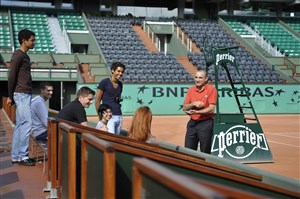 Affiche de Visite guidée : Un moment d'exception à Roland-Garros : Déjeuner & visite des coulisses | par MMFT