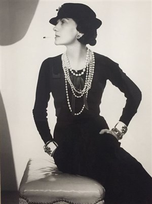 Affiche de Visite guidée : Exposition Gabrielle Chanel, manifeste de la mode au Palais Galliera | par Marjorie Bastide