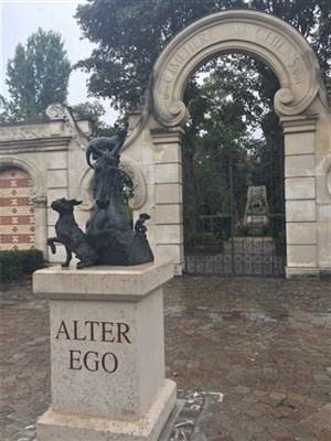 Affiche de Visite guidée : Le Cimetière des animaux à Asnières, un dépaysement d'émotions complet | par Lora