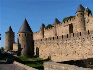 Affiche de Visite guidée : Carcassonne à la lueur des flambeaux ... Entre Catharisme et Inquisition | par Paysdoc