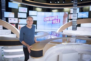 Affiche de Les Enfants de la Télé - 4 invités présents sur le plateau pour vous faire vivre un moment unique !