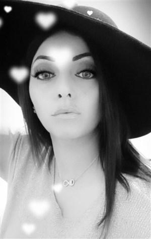 Affiche de Titia Crespo dans Chapeau Crespo !
