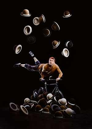 Affiche de Machine de cirque dans Robot infidèle