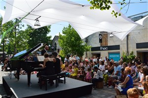 Affiche de Le festival Opéra côté Cour célèbre sa 4e édition à Bercy Village !