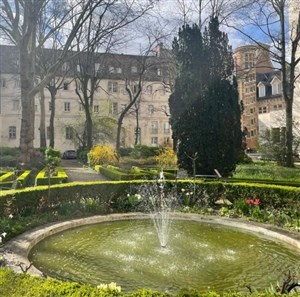 Affiche de Visite guidée : Dans le secret du couvent des Carmes | par Interkultur Paris
