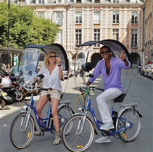 Affiche de Visites guidées interactives avec vélo électrique | Parcours 1