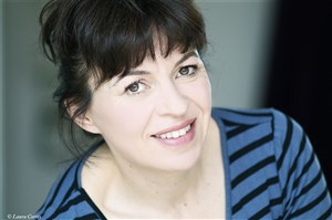 Affiche de Elina Dumont dans Des quais à la scène