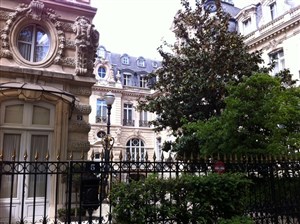 Affiche de Balade commentée dans le parc et la plaine Monceau | par Loetita Mathou