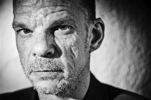 Affiche de Sombre comme la tombe où repose mon ami | avec Denis Lavant