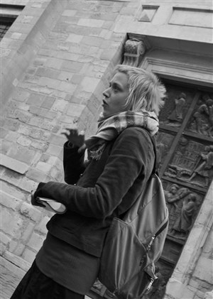 Affiche de Visite guidée : Paris entre les lignes | par Aurore Juvenelle