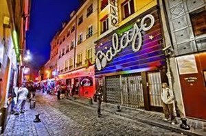 Affiche de Visite guidée : Visite découverte du quartier du Faubourg Saint-Antoine | par Voyageur à Paris