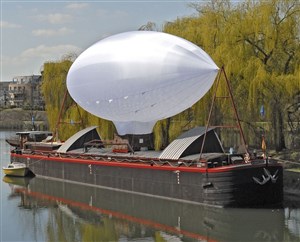 Affiche de À bord de l'Hydroplane, bateau-ballon de Marthe l'aventurière