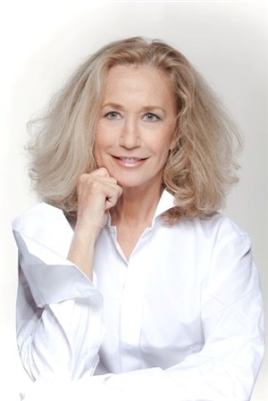 Affiche de L'eau et les rêves | avec Brigitte Fossey, récitante