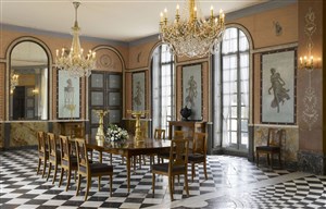 Affiche de Visite au château de Malmaison | Couplée à l'exposition temporaire Dans les armoires de l'impératrice Joséphine