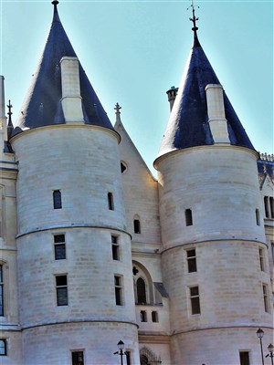 Affiche de Visite-jeu de piste en famille : Paris au Moyen-Age