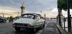 Affiche de Visite de Paris en voiture ancienne : Citroën DS de collection