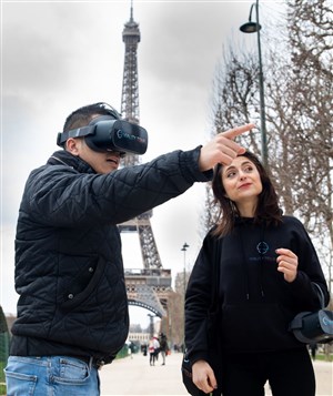 Affiche de Visite guidée insolite : Découvrez la Tour Eiffel en réalité virtuelle en 1889 ! | Viality Tour