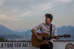 Affiche de Seul et mal accompagné