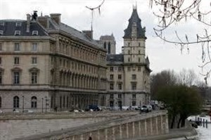 Affiche de Visite guidée : Randonnée policière, sur la piste de Siménon et du commissaire Maigret | - par Pierre-Yves Jaslet