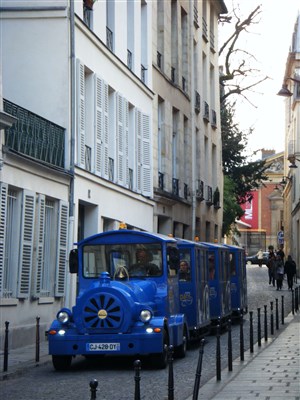 Affiche de Visite guidée : Circuit Artiste à Saint-Germain des Prés | par Another Paris le petit train bleu