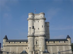 Affiche de Visite guidée : Le château de Vincennes | par Loetitia Mathou