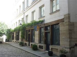 Affiche de Visite guidée : Le faubourg saint antoine de passage en passage | par Anne Ferrette