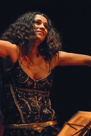 Affiche de Ghalia Benali chante Oum Kalthoum