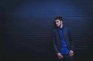 Affiche de Simon Moullier Group Featuring Logan Richardson