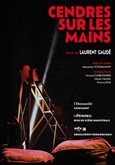 Cendres sur les mains