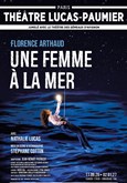 Une femme à la mer