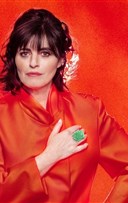 Sandrine Sarroche dans Saison 2