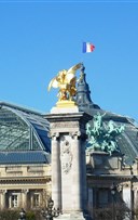 Jeu de piste en autonomie : un oubli pr�s des Champs Elys�es